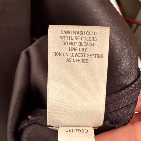 dress-barn Women’s little black sleeveless dress size 6. - Picture 13 of 16